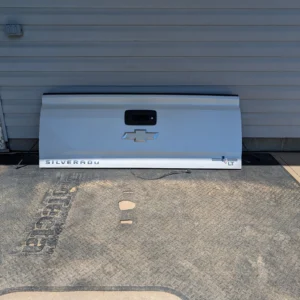 14-18 CHEVY GMC TAILGATE W/CAMERA PEARL WHITE